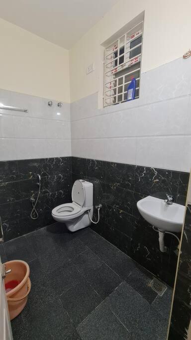 Kamalam 2 Bhk - Non Ac Villa Coimbatore Bagian luar foto